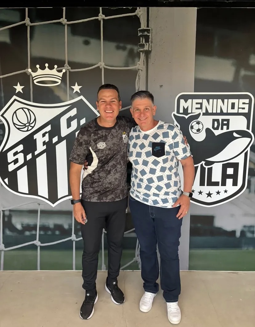 Técnico da Seleção Sub-15 visita o Santos e encontra Elder Campos no CT Rei Pelé
