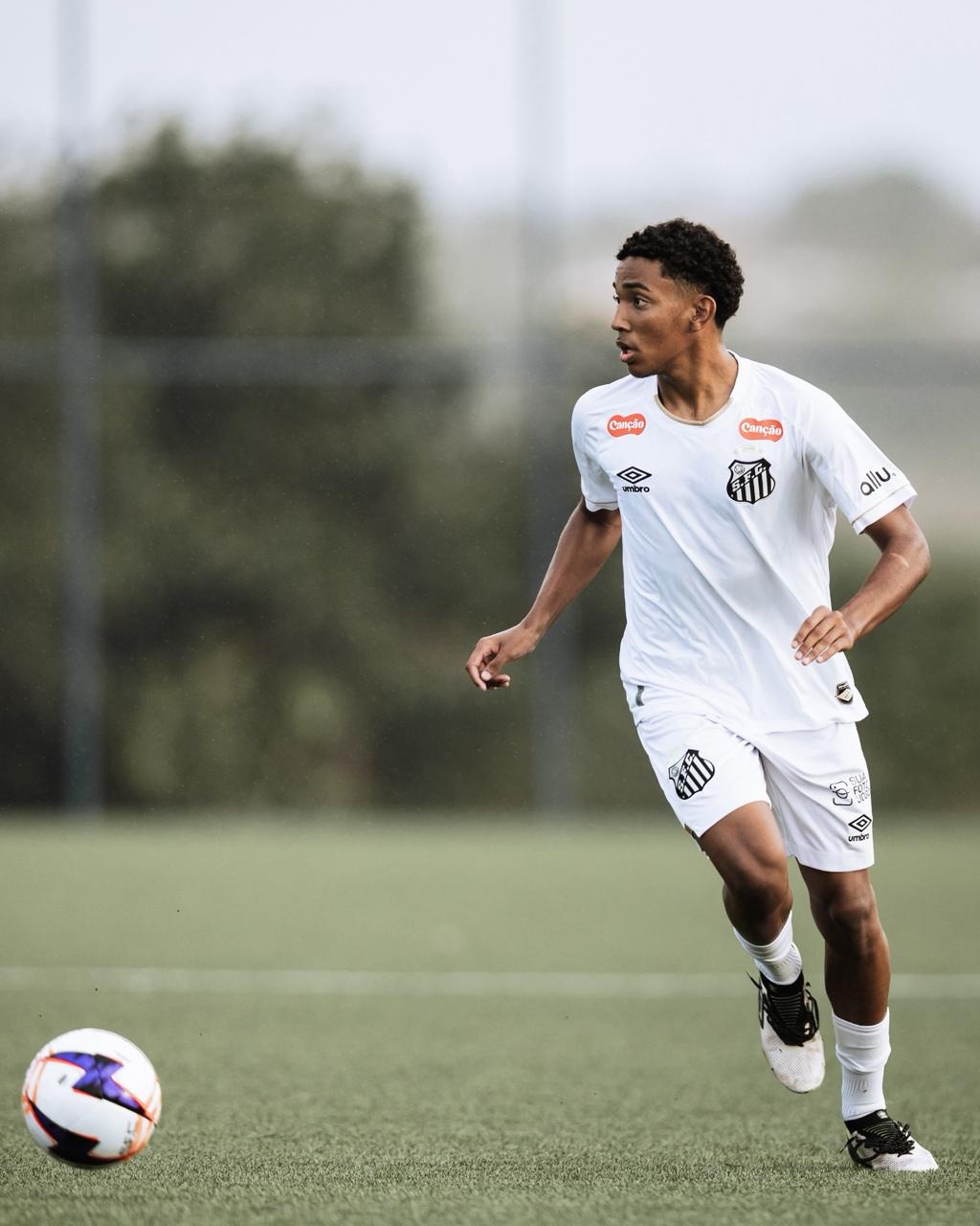 Lucas Ezequiel comemora título com o Santos na Copa 2 de Julho Sub-15
