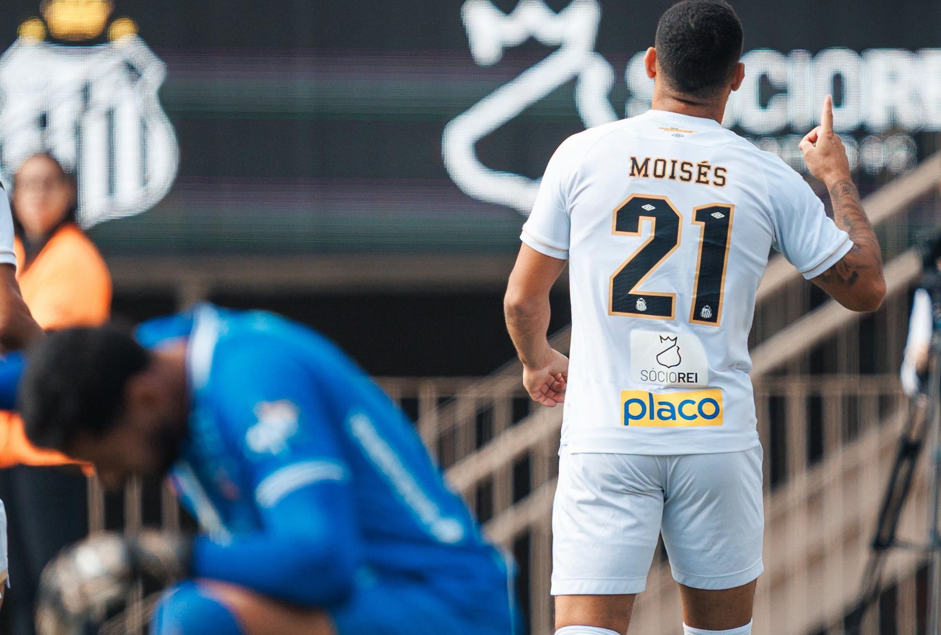 Santos bate União São João em amistoso com brilho de reservas e 1º gol de Juninho