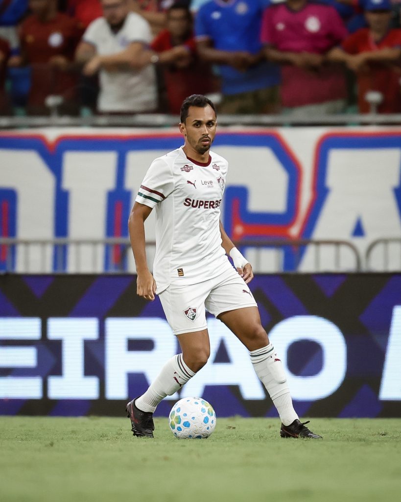 Santos negocia a contratação de Lima, do Fluminense