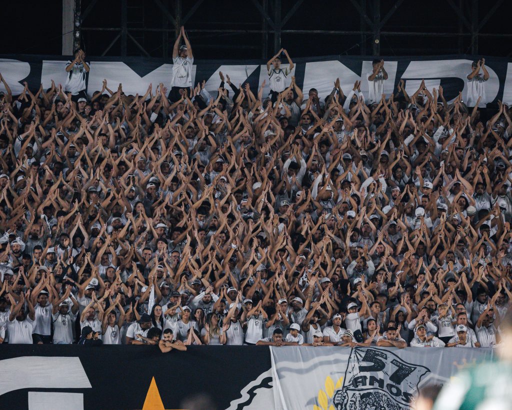 Santos lidera crescimento nas redes pelo quarto mês seguido 