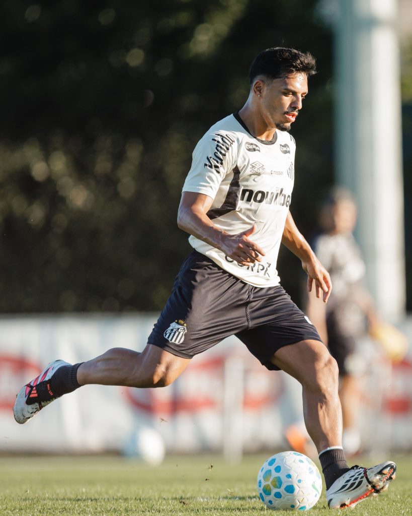 Gabriel Menino deve reforçar o Santos contra o Internacional