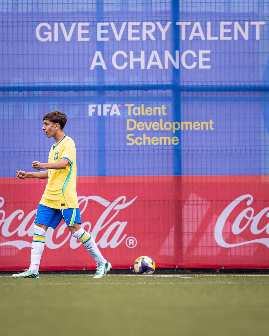 Destaque do Santos se classifica com o Brasil para as quartas da Copa do Mundo Sub-15