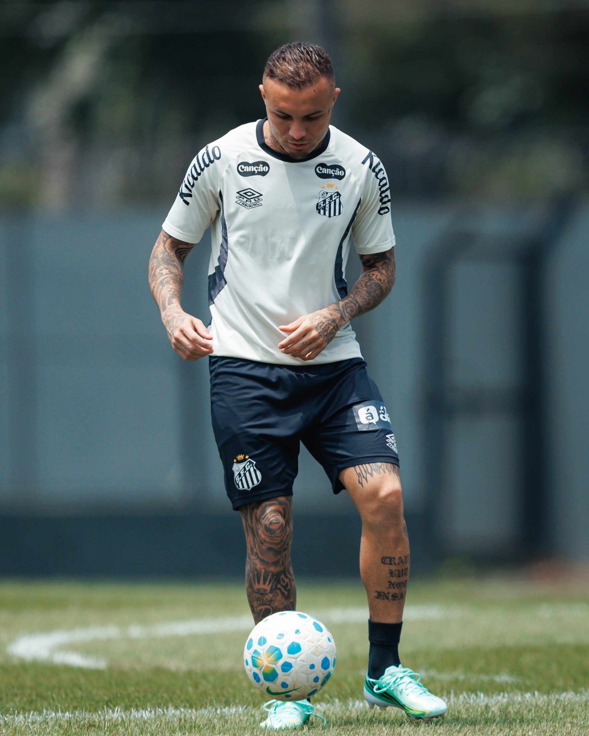 Santos se reapresenta com volta de Cebolinha e dúvida sobre Escobar e  Neymar