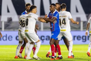 Jogo entre Santos e Bahia foi prejudicado pela chuva (Catarina Brandão/EC Bahia)