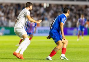 Jogo entre Santos e Bahia foi prejudicado pela chuva (Catarina Brandão/EC Bahia)