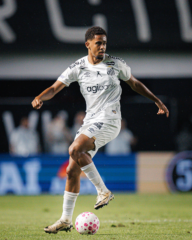 João Alencar destaca postura do Santos em empate com o Palmeiras