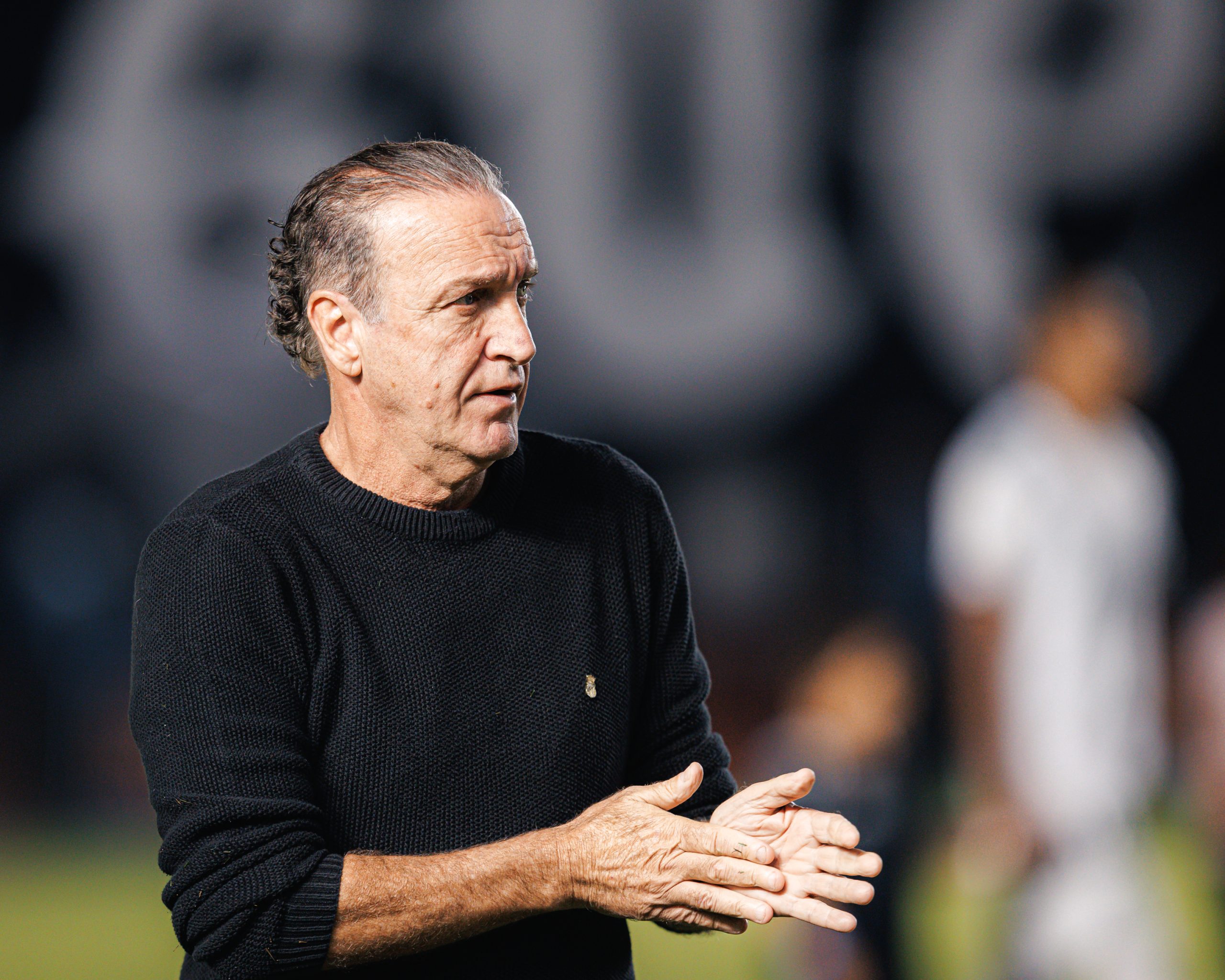 Cuca evita falar sobre permanência no Santos para 2027: “Não é o momento”